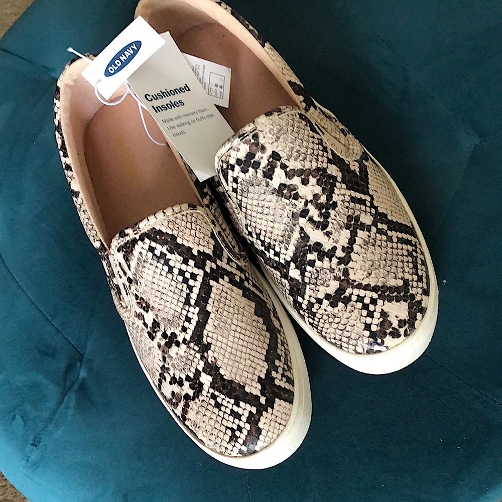 🤎 Old Navy Women Sneakers NWT🤎
